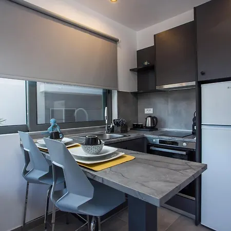 Urban Colours Apartment *